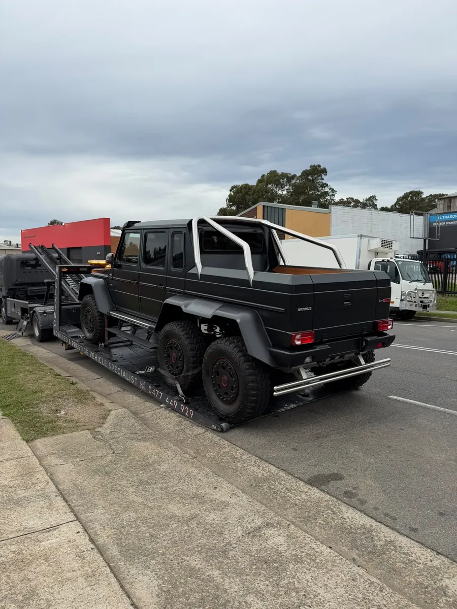 Brabus G700 6×6 transported by Haul King